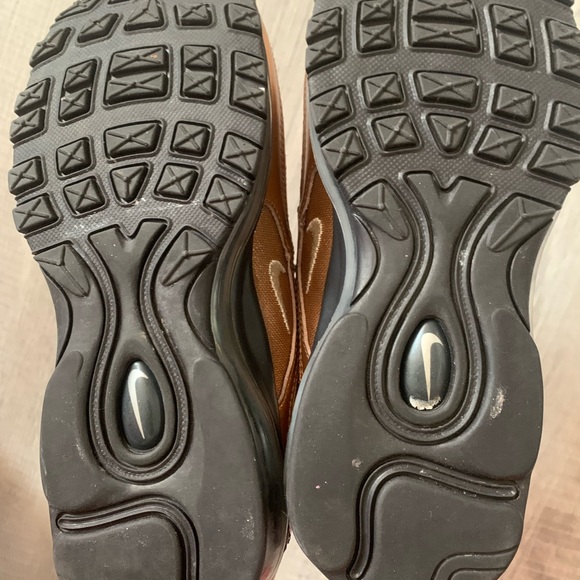 Rose Gold/Black Air Maxes - Picture 3 of 3